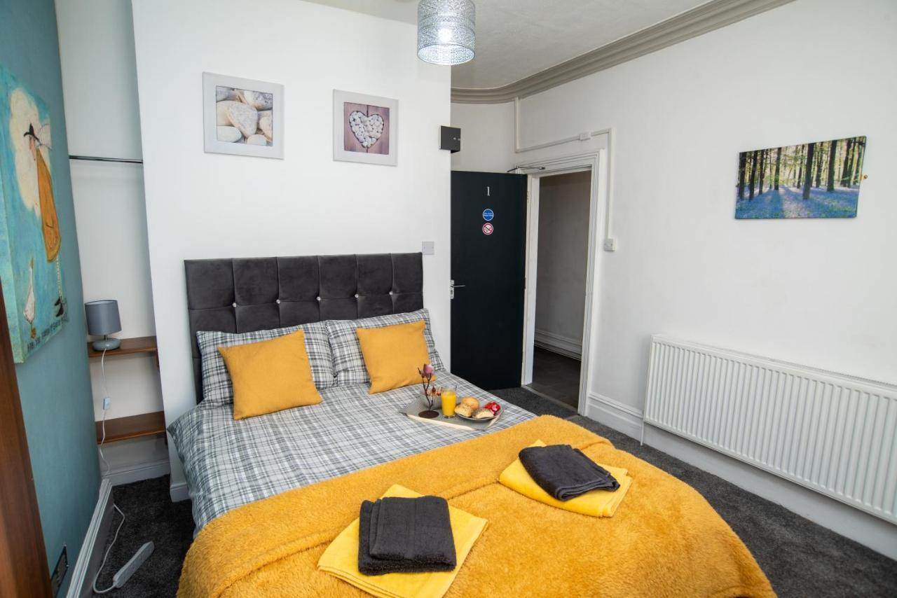 Bentley House With En-Suites Crewe Ngoại thất bức ảnh
