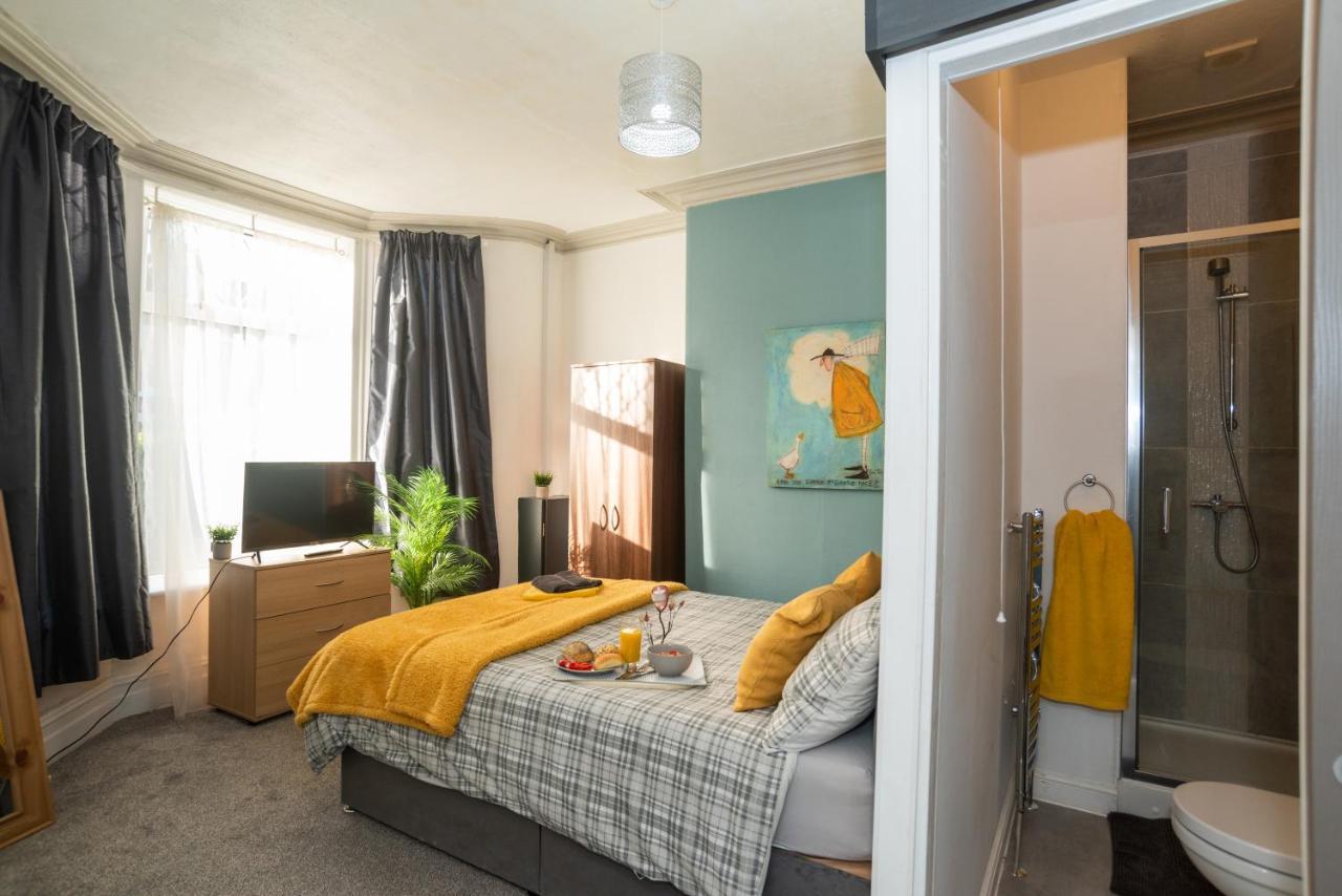 Bentley House With En-Suites Crewe Ngoại thất bức ảnh