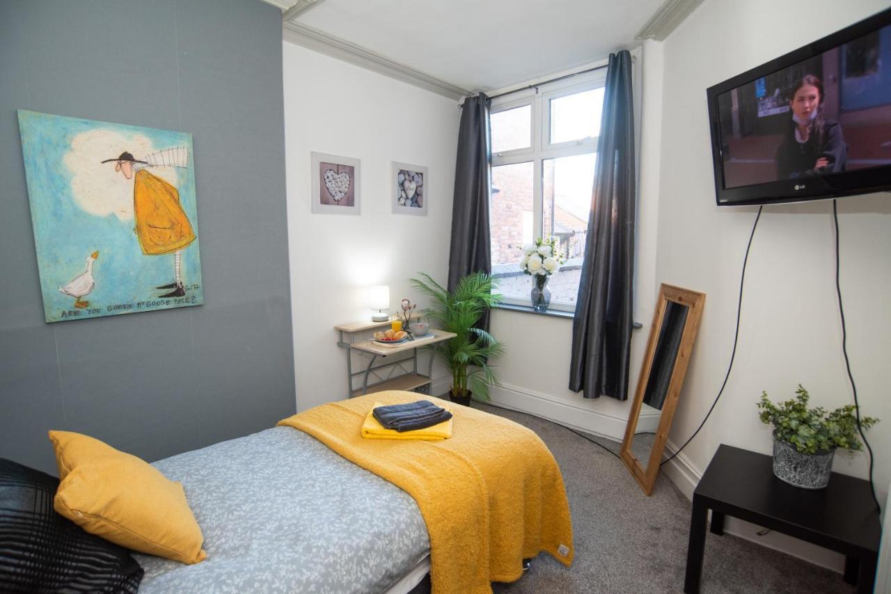 Bentley House With En-Suites Crewe Ngoại thất bức ảnh