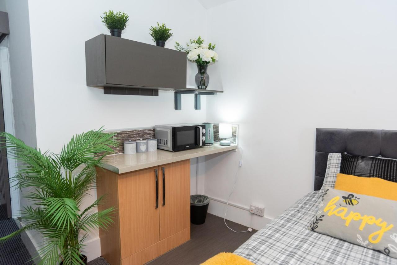 Bentley House With En-Suites Crewe Ngoại thất bức ảnh