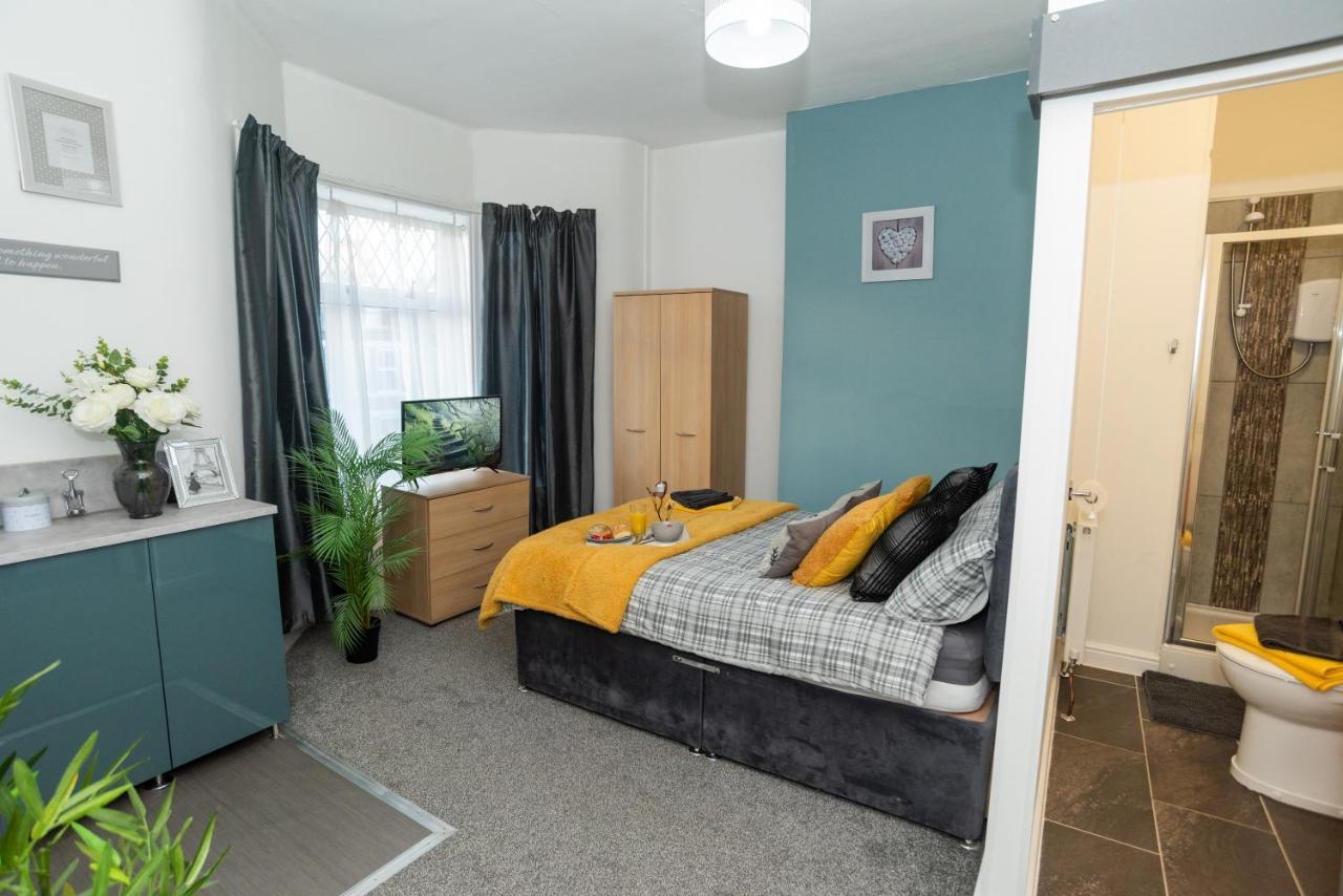Bentley House With En-Suites Crewe Ngoại thất bức ảnh