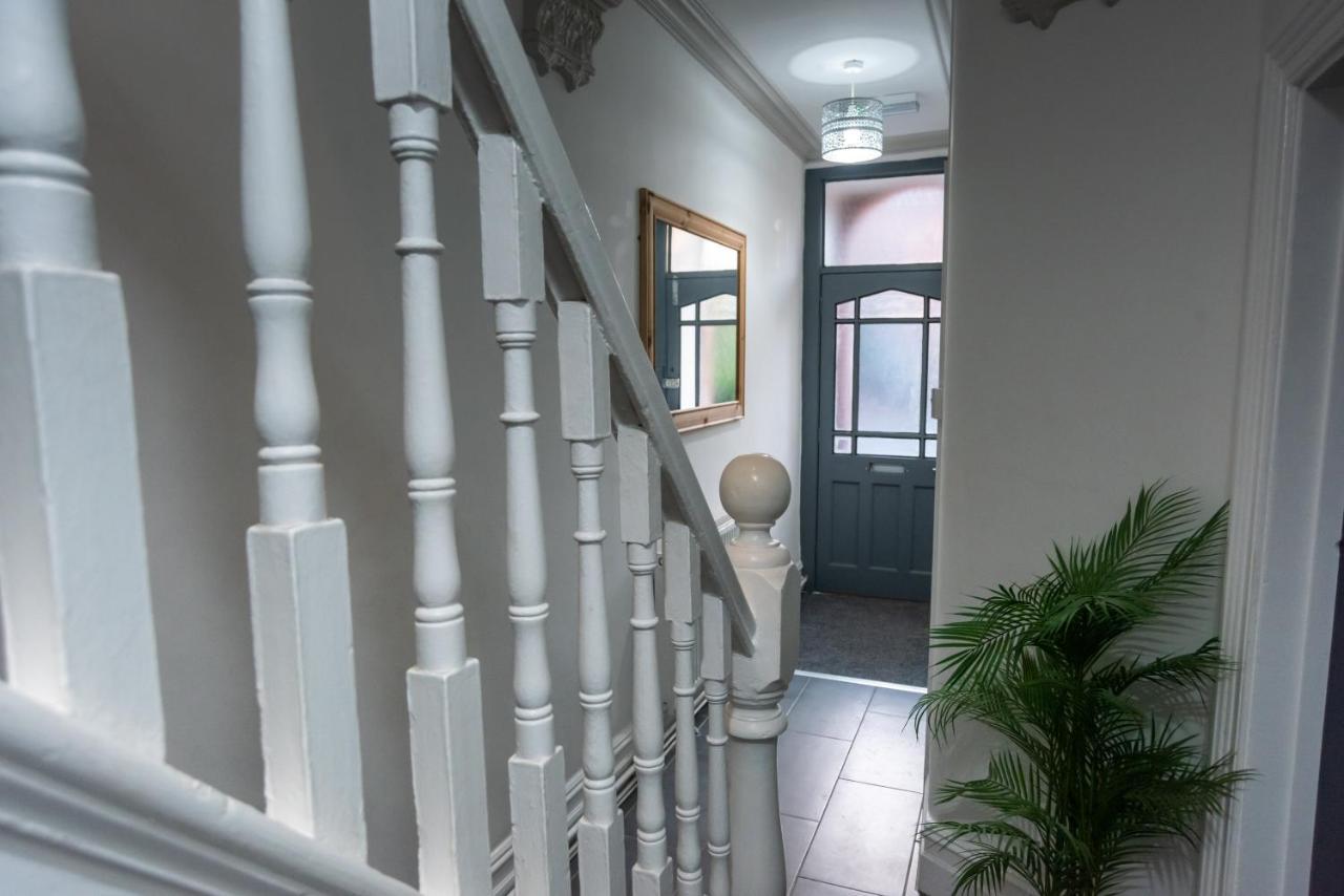 Bentley House With En-Suites Crewe Ngoại thất bức ảnh